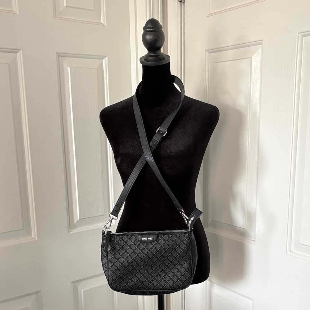 Nine West NWOT Crossbody Bag in a black Garner print. - Picture 1 of 12
